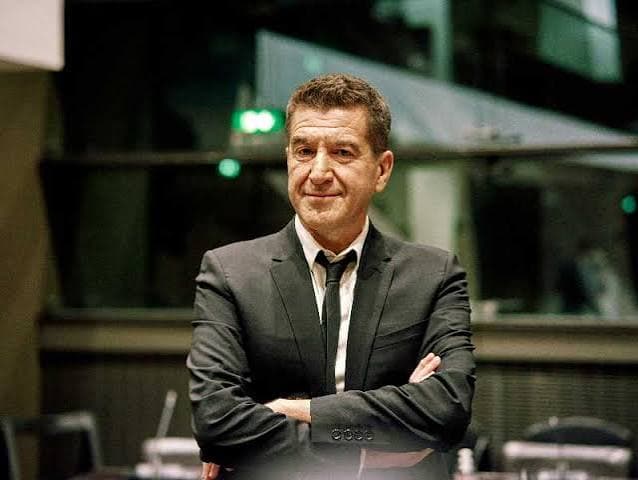 Francia, Pigasse potrebbe unire la sinistra e mirare all'Eliseo