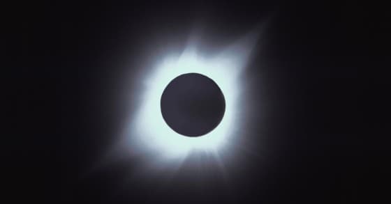 Eclissi solare totale il 12 agosto: dalla Spagna alle Baleari, i luoghi migliori per vederla